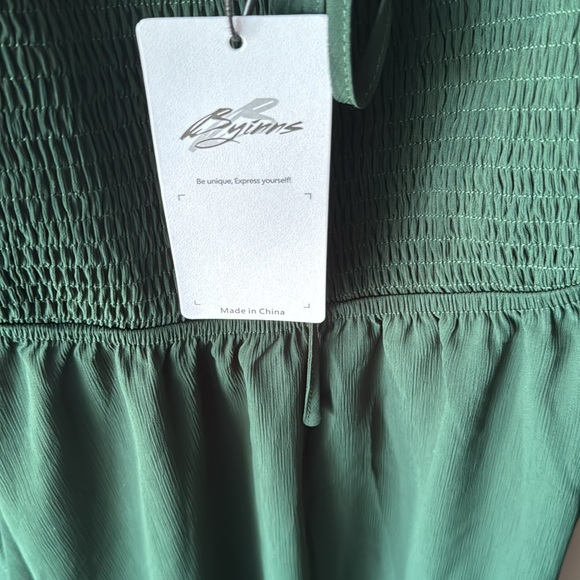 Brand new never worn medium green dress - Picture 4 of 7